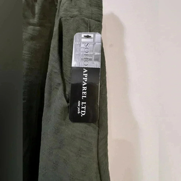 NWT SOHO Apparel Ltd. Green Mini Skirt Size L Elastic Waist Front Pockets - Picture 8 of 10
